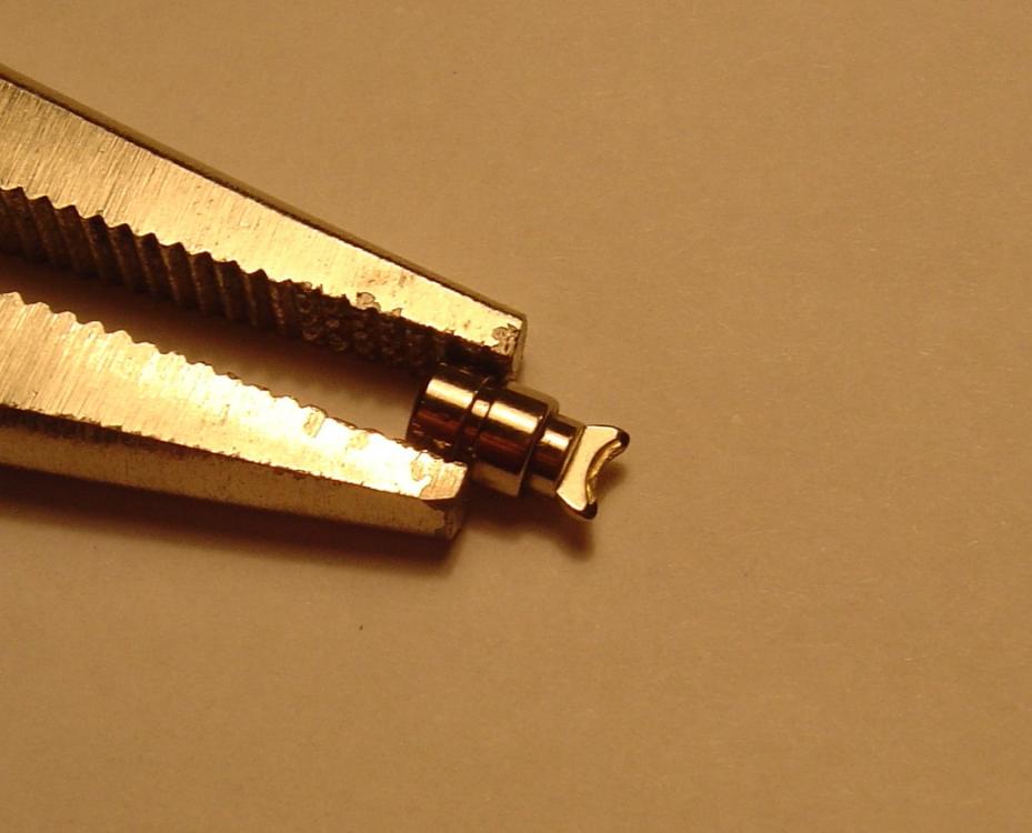 Chipped Line Guide Pawl2.JPG