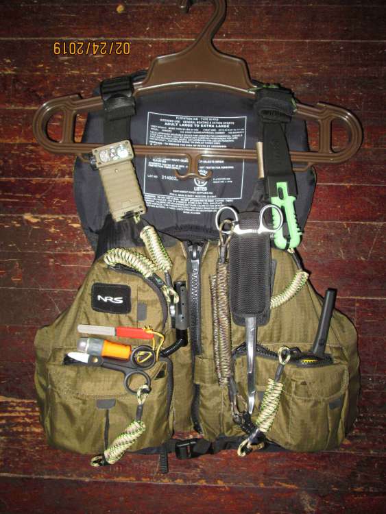 Chinook-with-gear-006aaa.jpg