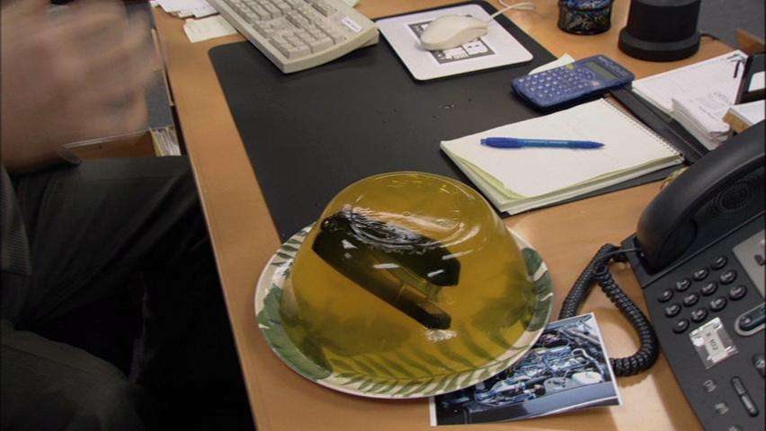Stapler_in_jello.jpg.db0a22bb2780dfc9f4a0f23024079624.jpg