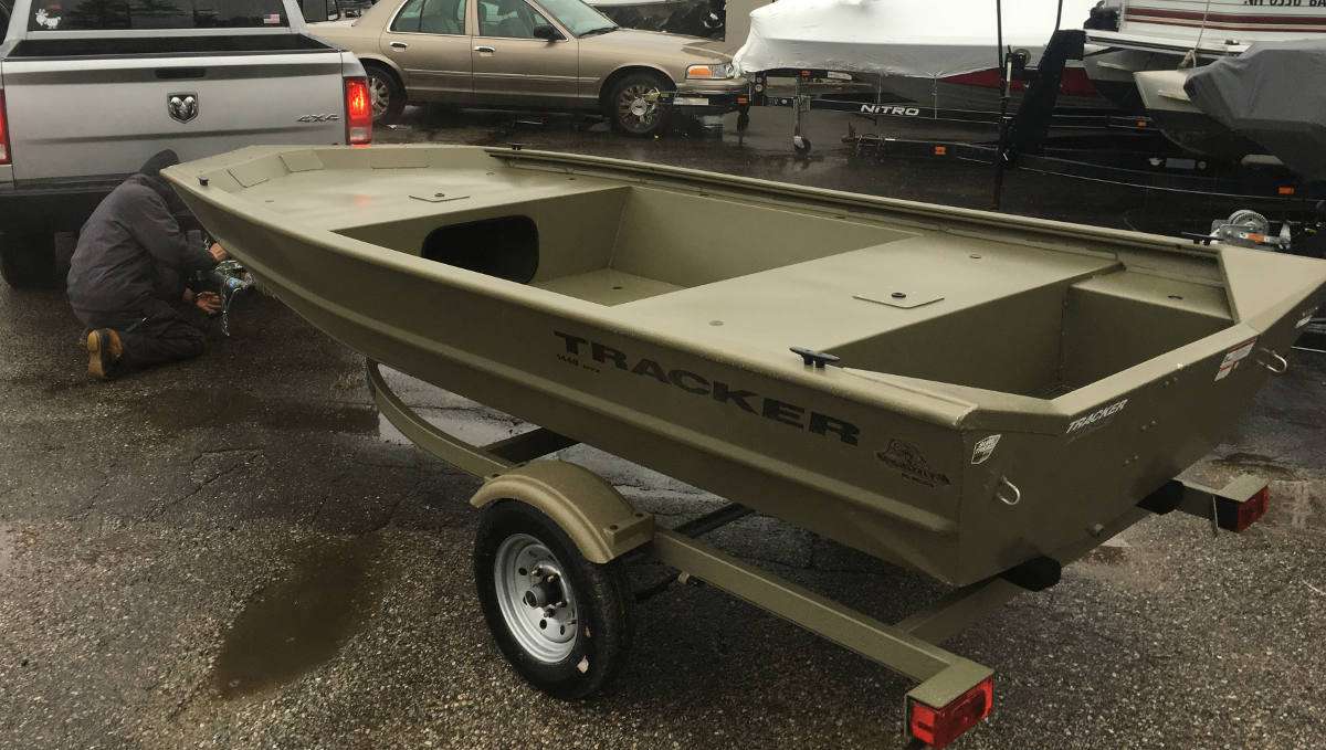 Flat bottom or Mod-V jon boat ? - Bass Boats, Canoes, Kayaks and more -  Bass Fishing Forums