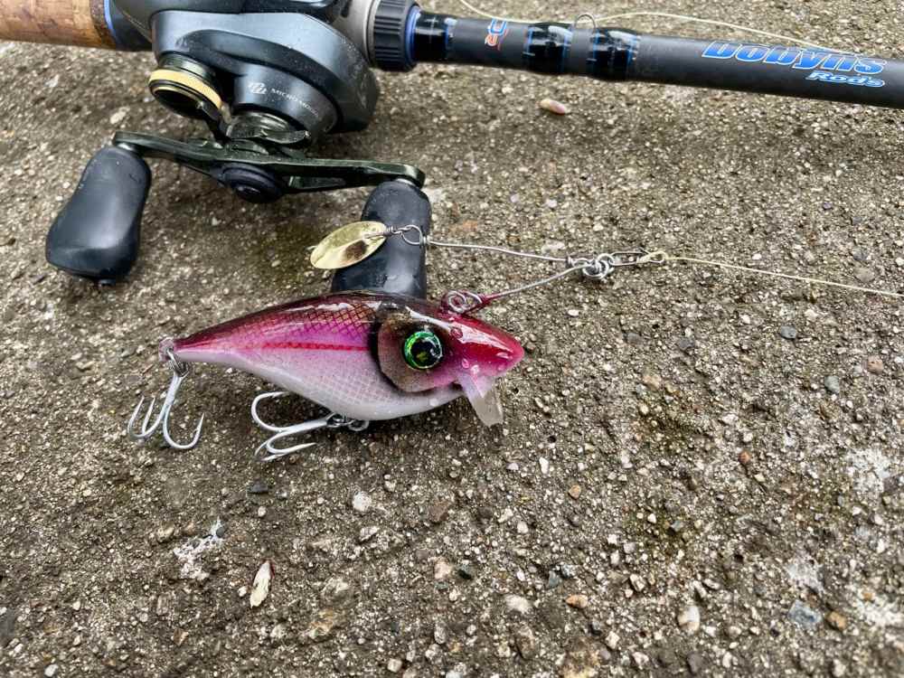 Click picture to see the video build of this lure.