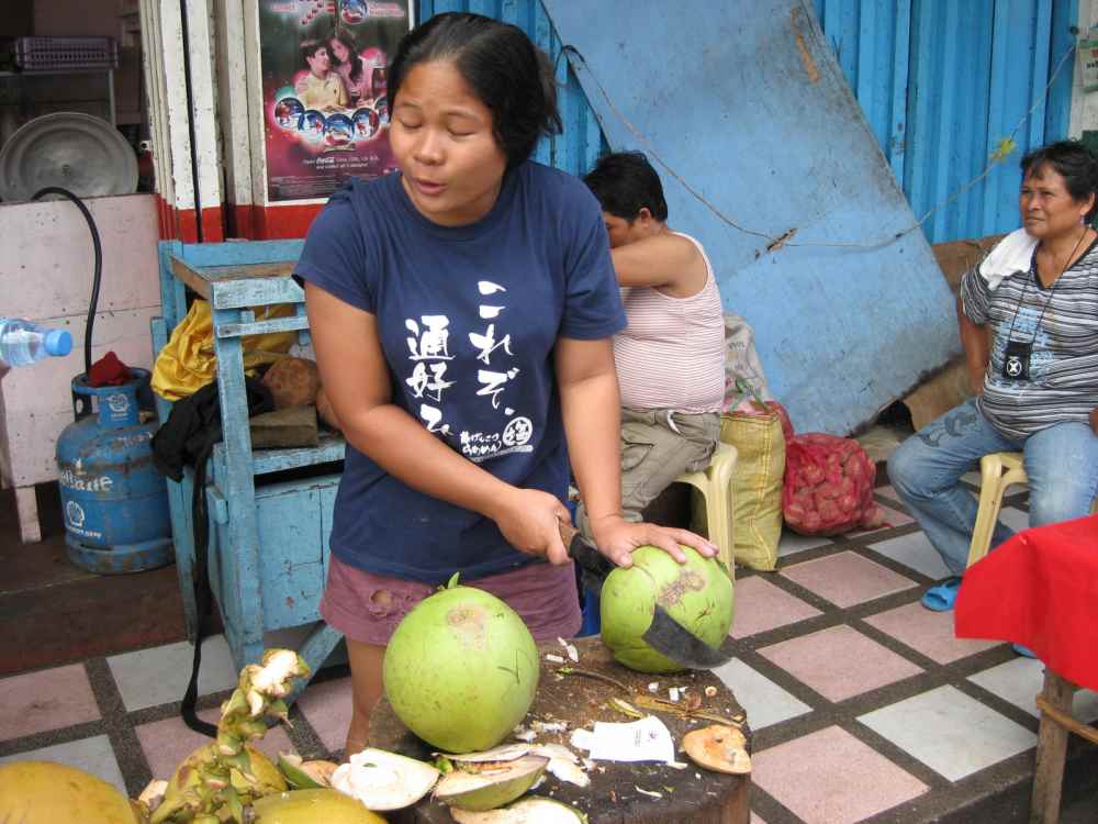 1004439704_coconuts003.thumb.JPG.b4d3586c58d11219d23f9d0ee9cea9de.JPG