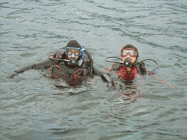FROGMEN.JPG.556f8c1ddd76bf49f9552d5913942c8c.JPG