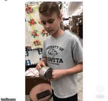 pencil-sharpener-kids-think-its-fishing-reel-target-walleye.jpg.c1e2a982cc9d60603c7b8a5f75fd7dcb.jpg