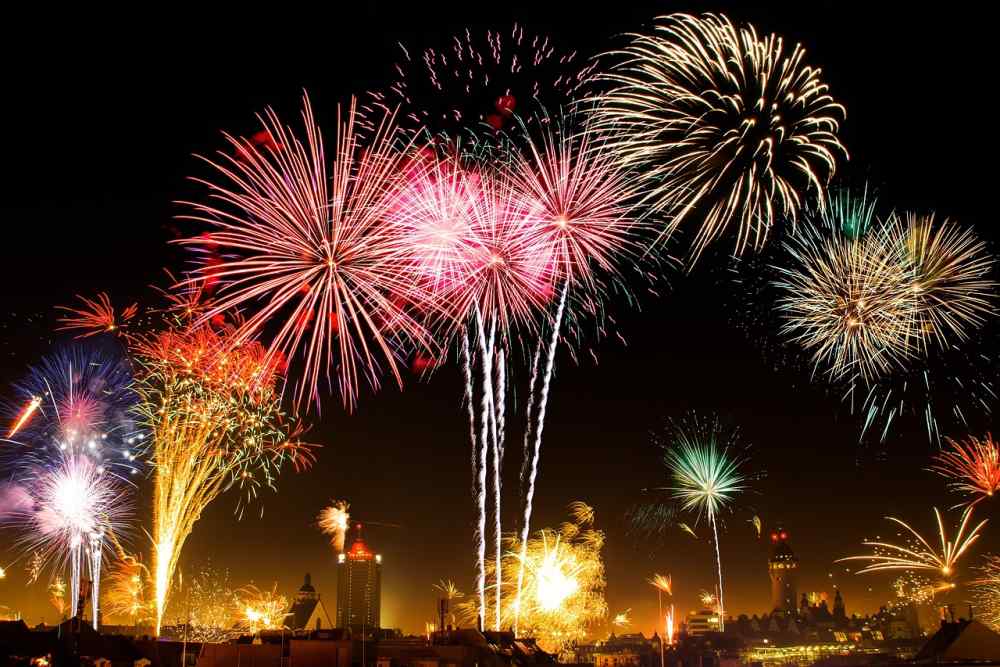 fireworks-1953253.jpg