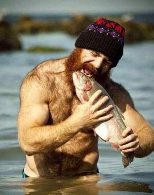 manliest-man-muscle-fish.jpg.4f86712582e7312c5ec96acb2eaa1dc2.jpg