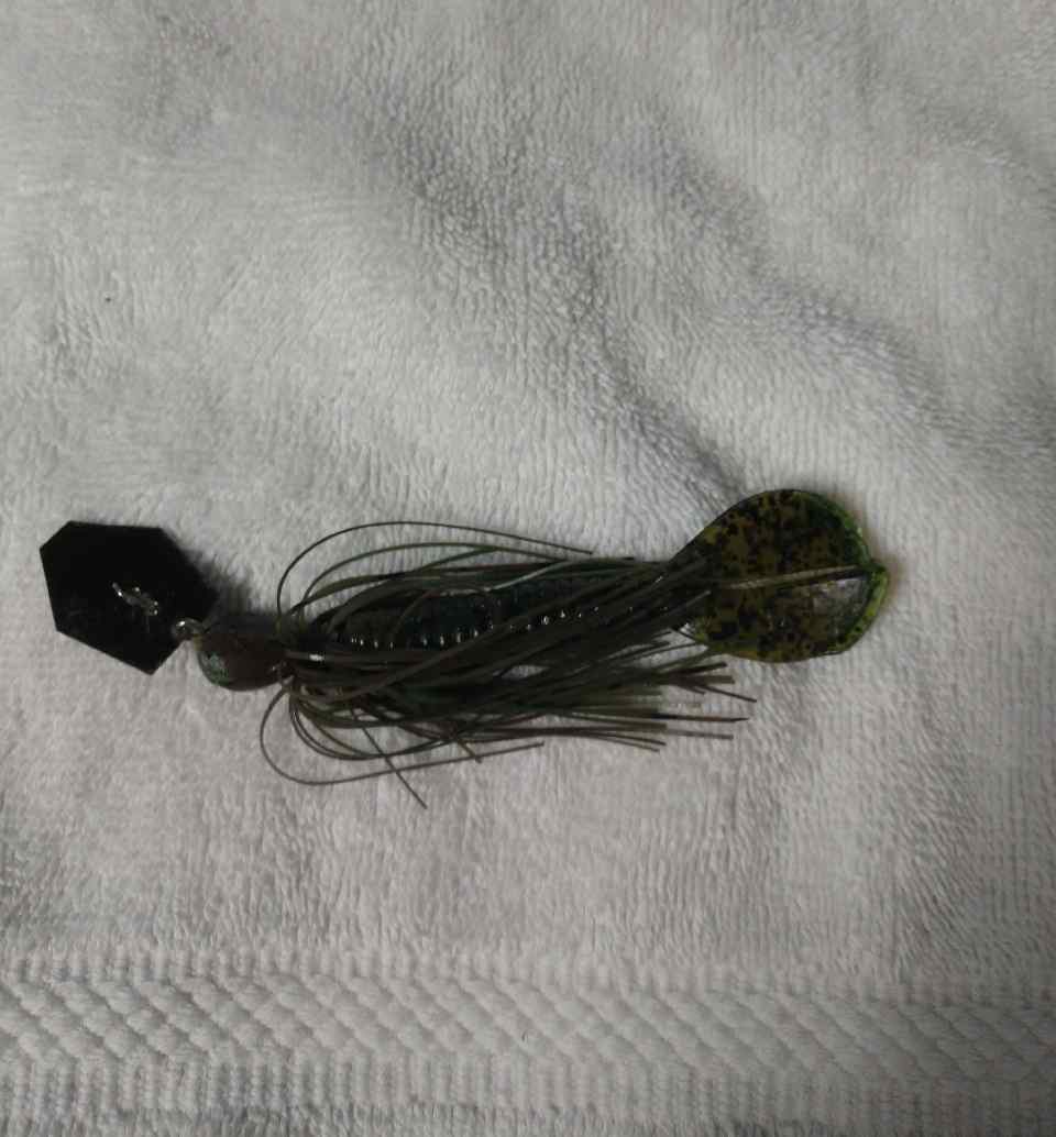 Let's talk Chatterbaits - do you believe it is mimicking a craw or a  baitfish? My buddy tried to say baitfish but to me it strongly resembles a  fleeing craw in the