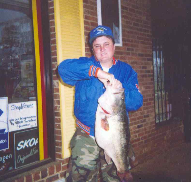 Largemouth-Bass-WilliamWofford.thumb.jpg.0a98a68f36e7d4c4738a6523faf9ee7f.jpg