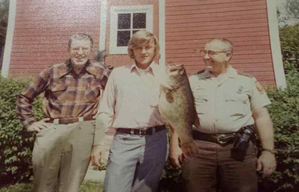 ohio-biggest-largemouth-bass.thumb.jpg.dddb0568ff7f4a4c8dda7898e12442d8.jpg