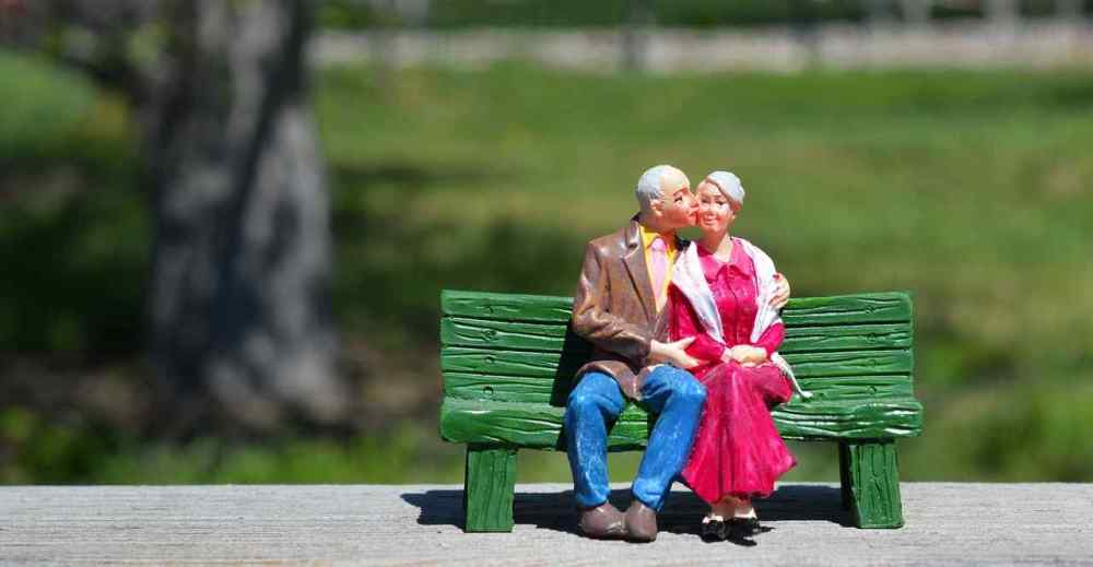 old-couple-2313286.jpg