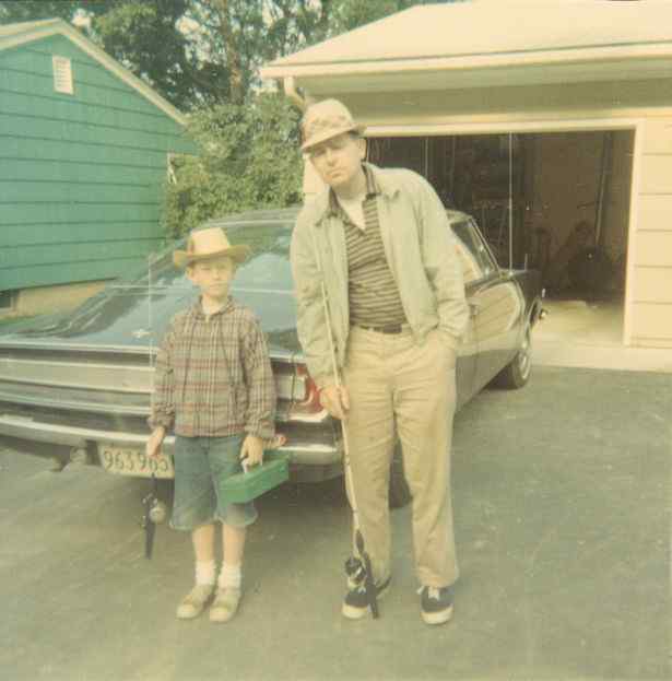 KenandDadgofishing-sm.jpg.ea741cd2baac05680d62f1350484a64b.jpg