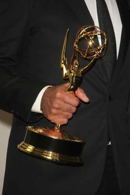 Hand-holding-Emmy-2094449305.jpg.1cb2d2682d3e3c76a015da1541656481.jpg