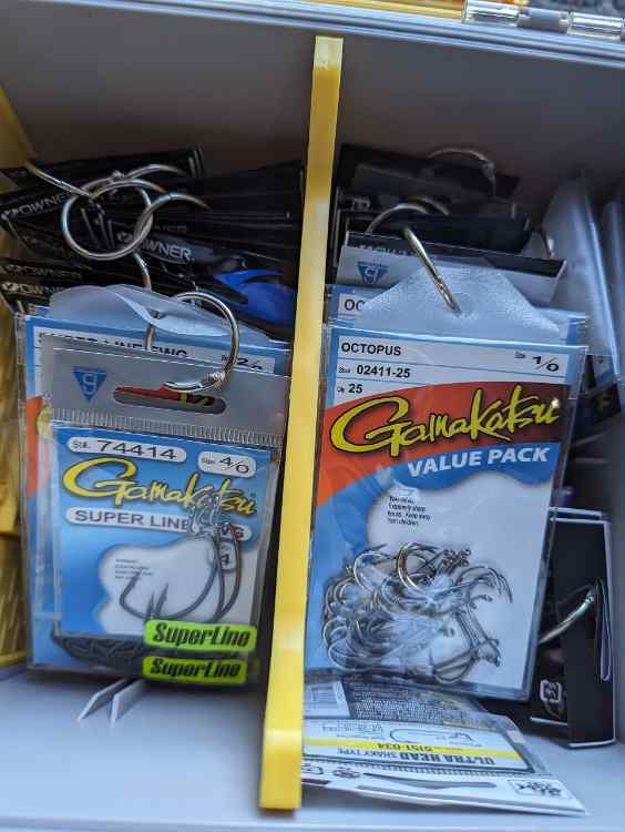 hooks.jpg.aa07b8bcdd30d54ad00a492c5388d8d4.jpg