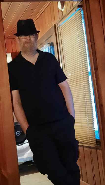 ManinBlack.jpg.3c990a73e7fa660463e3e3736dd346b1.jpg