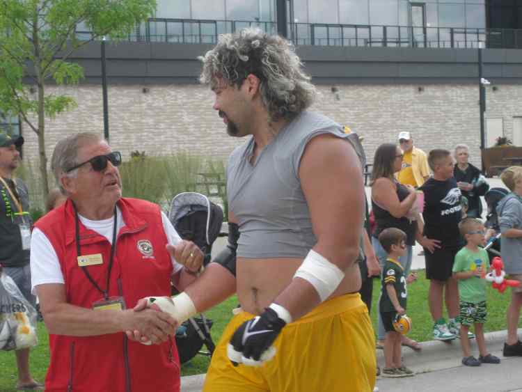 greenbay038.jpg.e58af3a6322bb6cd00e1d03887c86a80.jpg