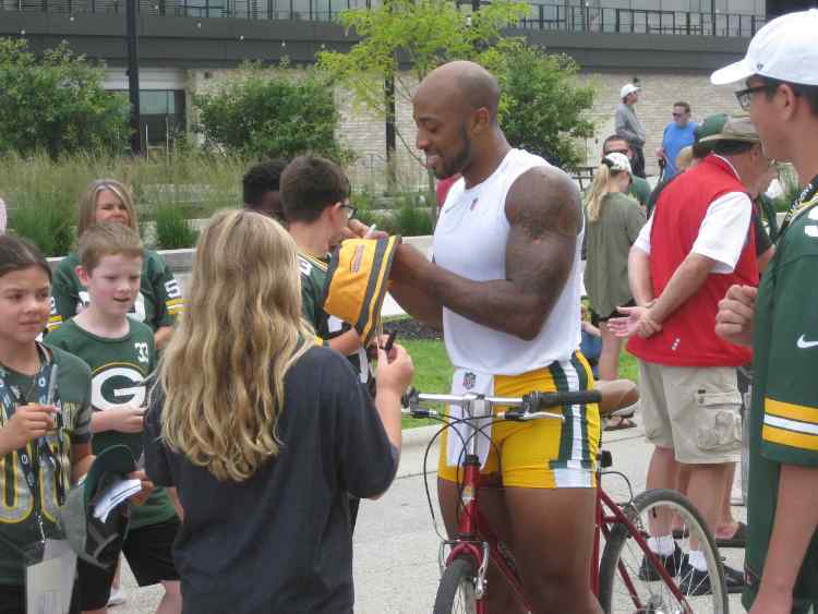 greenbay082.jpg.14fea64d58afbd4d43e51b8f3928920a.jpg