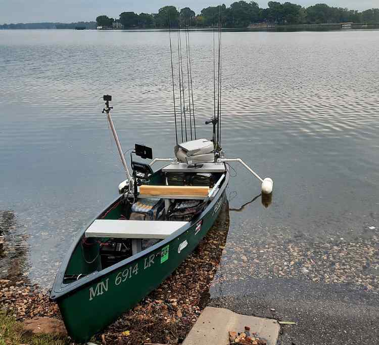 CanoeinWater.jpg.314011301e7ddd852be89567dd96f1b8.jpg