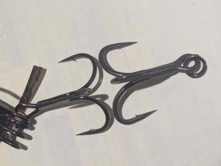 hooks.jpg.35c1b554d4d9d48bf106c9cd4d4293e3.jpg