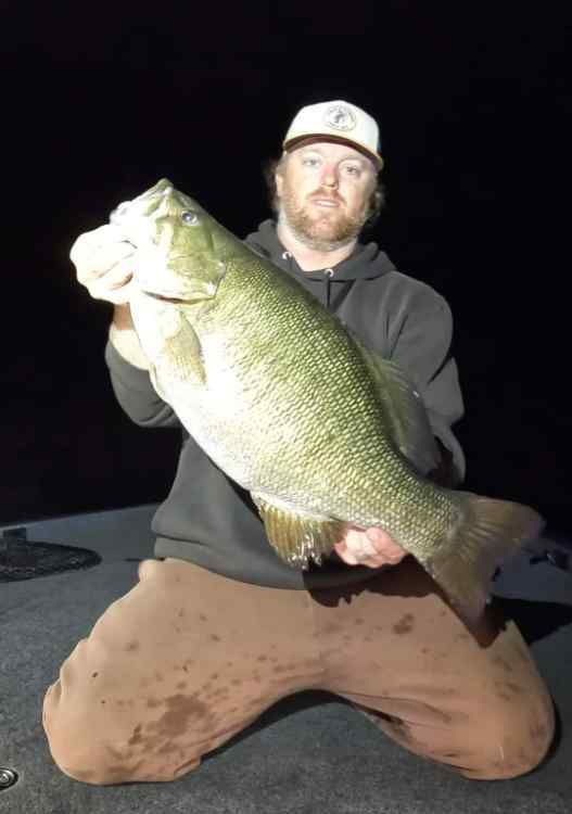 9poundsmallmouth.jpg.4387eb9f88e510ba2d25a0abd63e9a02.jpg