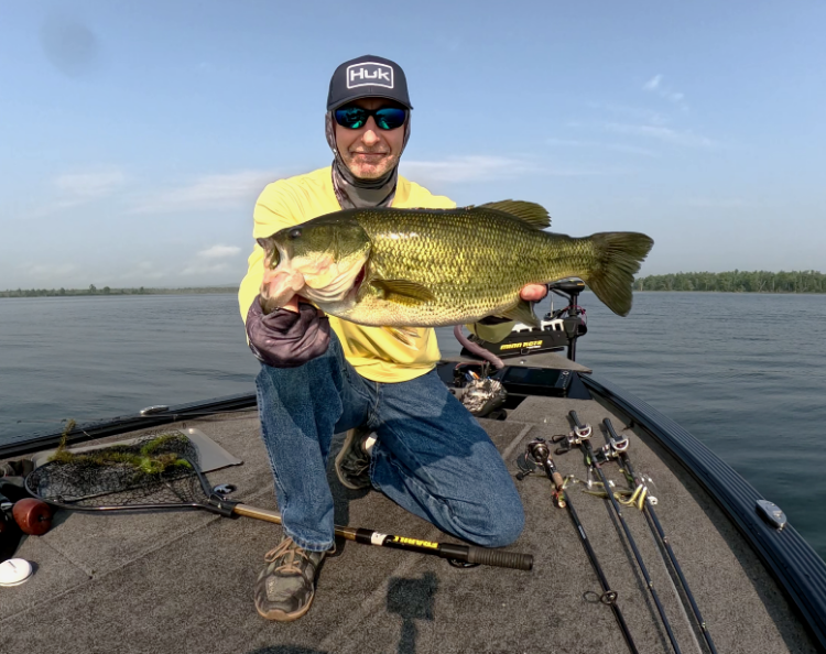 Bass3BR.png.8b87735d066f702865fc09fbbde08bb4.png