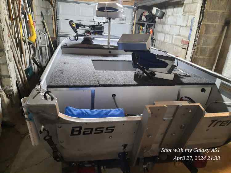 BassTrek-a.jpg.d433559a059a09b4db78867c95da9526.jpg