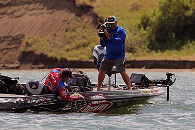 Bassmaster Elite Series angler David Fritts gets a better feel for his deep-diving crankbaits, what they are running over and when bass bite by using low-stretch line and a reel without infinite anti-reverse. Photo courtesy of B.A.S.S. / Seigo Saito