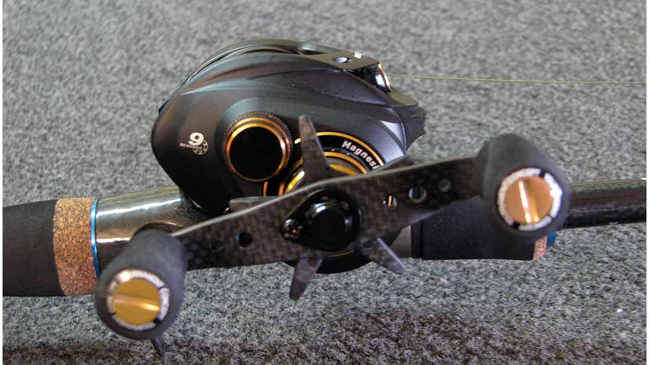How To Adjust and Cast A Baitcasting Reel, Video