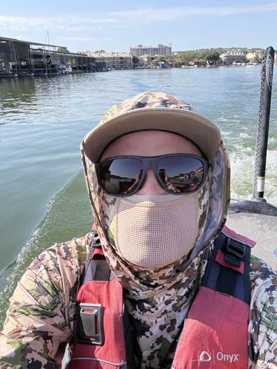 This built-in face mask is an excellent option for protecting your face from sunburn.