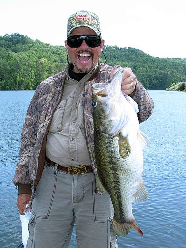 BassResource forum moderator “Road Warrior” with a toad from Lake Guntersville.