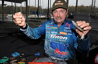 Bassmaster Elite Series pro Shaw Grigsby experiments with knots to find out which ones work best with the various types of lines available for bass fishing today.