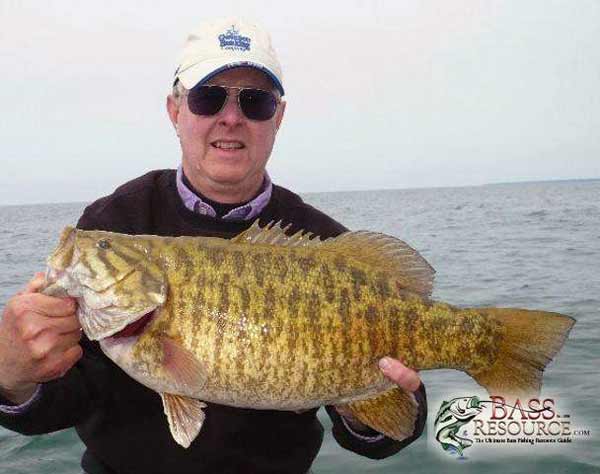 Forum member Dwight Hottle with a monster smallmouth caught on Lake Erie.