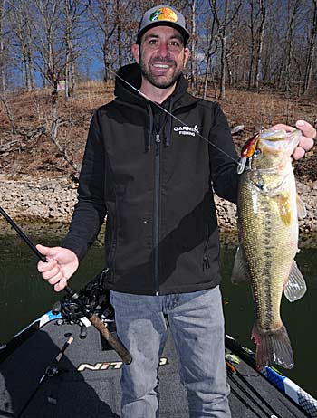 A medium-diving crankbait is an ideal choice for beginners to catch bass throughout the year. 