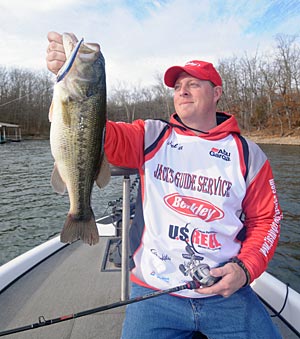 A suspending stickbait catches prespawn bass in the clear waters on the lower end of Lake of the Ozarks.