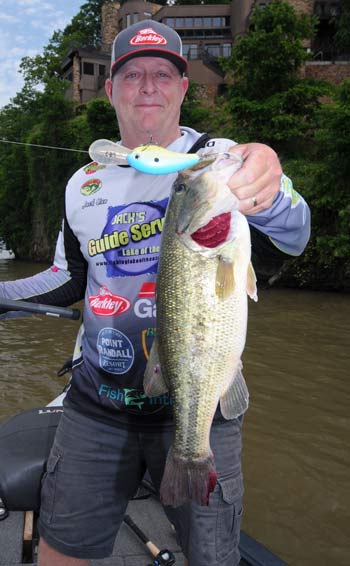 Missouri guide Jack Uxa’s favorite lures for postspawn bass include jighead minnows, drop shot finesse worms, shaky head worms, deep-diving crankbaits, and topwater walkers.